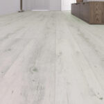 KORNER Solid Scandi SPC - 12f Arnes tölgy 1240mm x 182mm